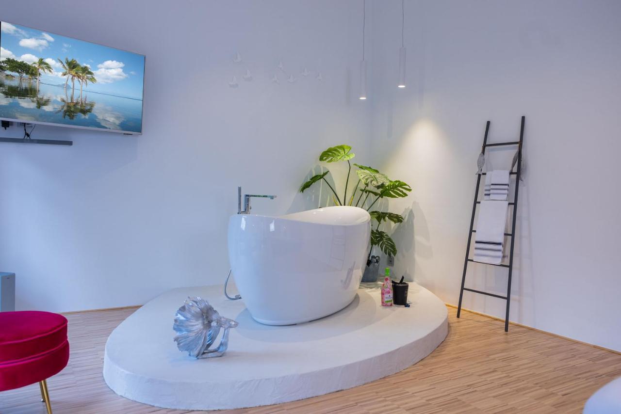 Luxus Wellness Loft - 245Qm - Designwohnen Im Zentrum Gutersloh Bagian luar foto
