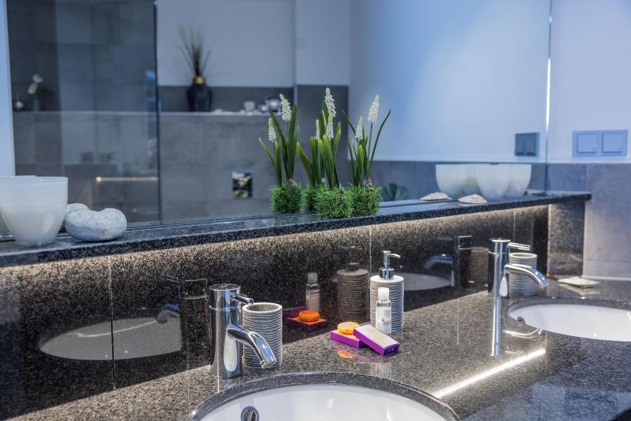 Luxus Wellness Loft - 245Qm - Designwohnen Im Zentrum Gutersloh Bagian luar foto